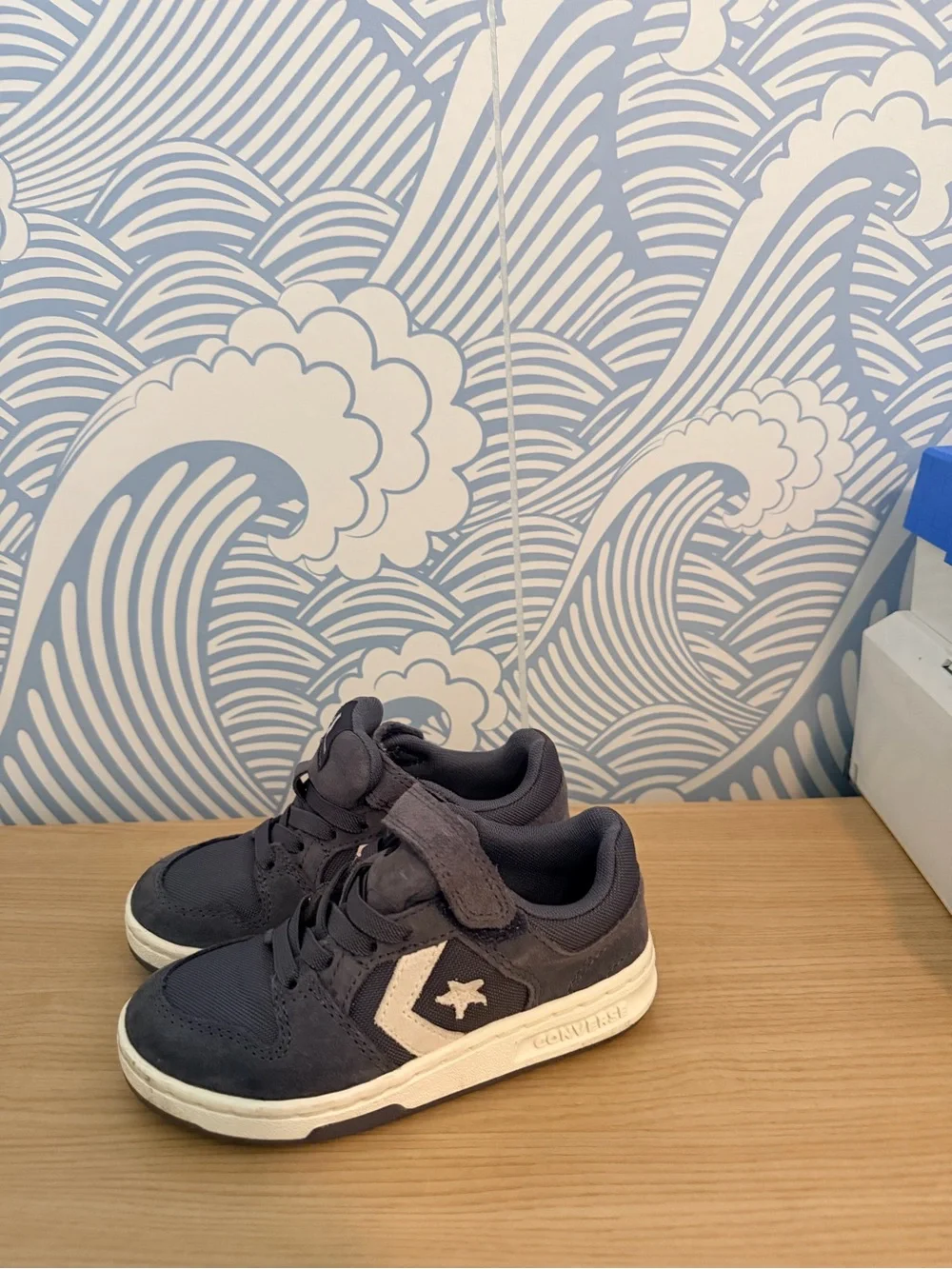 Converse Kids Low-Top Sneakers in Charcoal Gray with White Star Chevron